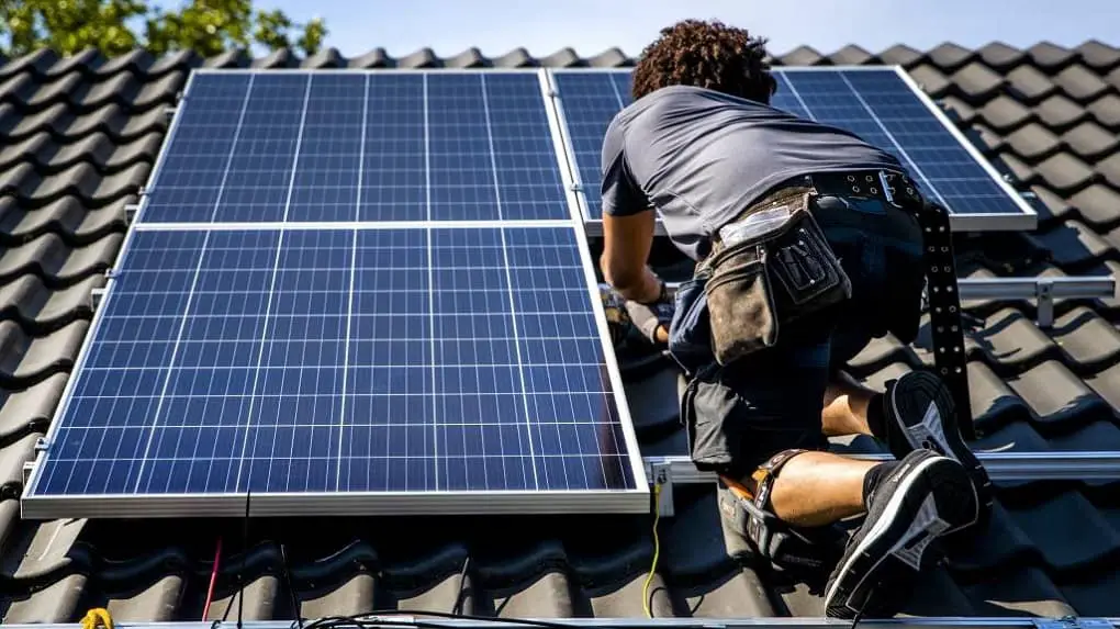 Do You Need to Turn Off Your Solar Panels to Clean Them
